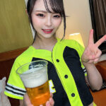 ＜素人＞ 素人女子大生【限定】いとかちゃん22歳 某野球場でビールの売り子のバイトをしている激カワ女子大生！！バイト中のユニフォーム姿でSEXする過激ガールに中出し！！ 『FANZA』