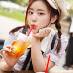 ＜素人＞ 【配信の裏側、流出】めちゃかわ（20歳）フォロワ4万！人気ゲーム配信女子大生、男子大生とゲーム配信中に軽イキ！垢BANギリギリのフェラ＆中出しSEX映像流出【伝説】 『FANZA』