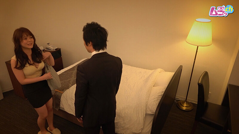 ＜素人＞ ホテル盗撮 今まで頑なに本番を断ってきた美人メンエス嬢がタイ...