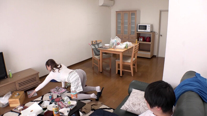 ＜素人＞ 「もうイってるから許して！！」家事代行サービスで派遣されてき...