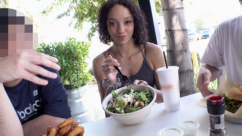 ＜素人＞ ロスでナンパした駆け出しモデルの超絶美女がトントン拍子でオー...