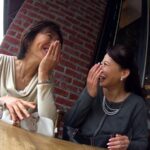 ＜素人＞ イケメンが熟女を部屋に連れ込んでSEXに持ち込む様子を盗撮したDVD。56～強引にそのまま中出ししちゃいました～ イケメンの友達が連れてきたママさんバレーで鍛え抜かれたスレンダーコンビ！みんなで盛り上がってほろ酔い気分で大乱交！スペシャル！！ 『FANZA』