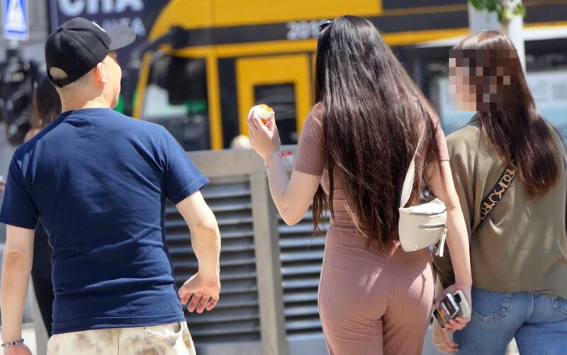 ＜素人＞ ハンガリーで素人女性をナンパしまくり土下座してやっとGETし...