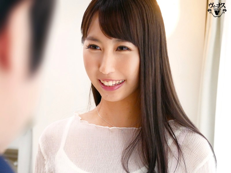 ＜素人＞ 本物素人妻AV Debut！！知性と美しさあふれる才色兼備の...