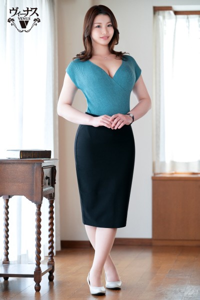 ＜素人＞ 本物素人妻AV Debut！！Gカップおっぱいをぶるんぶるん...