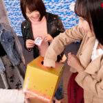 ＜素人＞ ケツ穴御開帳だるまさんが転んだ 『FANZA』