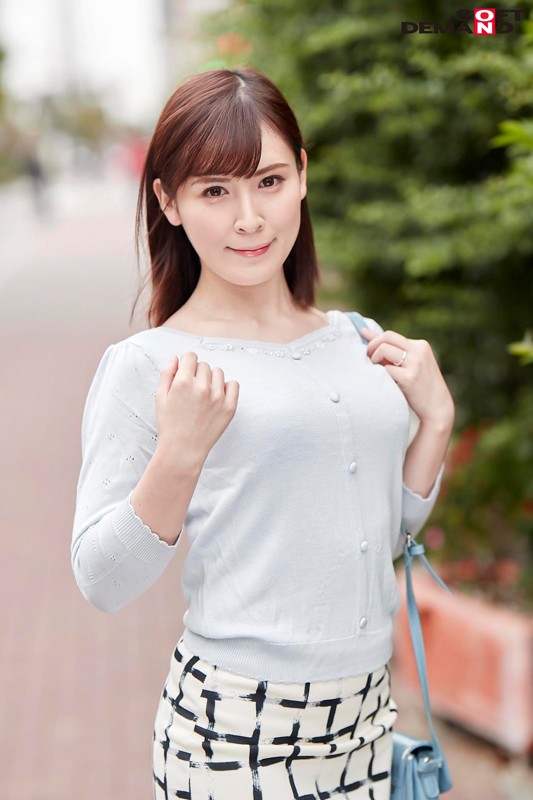 ＜素人＞ マジックミラー号 心優しい人妻が男チンの悩みを素股でご奉仕解...