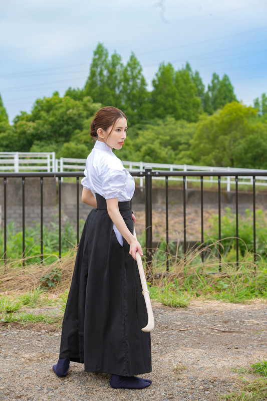 ＜素人＞ 薙刀術三段全日本3位！素人麗しママが息子の私立小学校の為にA...