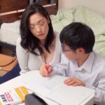 ＜素人＞ 一般男女モニタリングAV ‘おばさんの魅力’検証企画 巨乳おばさん家庭教師が受験生の童貞教え子に突然の胸チラ誘惑をしたらSEXまで発展してしまうのか！？まさかのガッツキに火がついたおばさんと性欲溢れる10代童貞男子のSEXは抜かずの筆おろし連続中出し！！ 『FANZA』