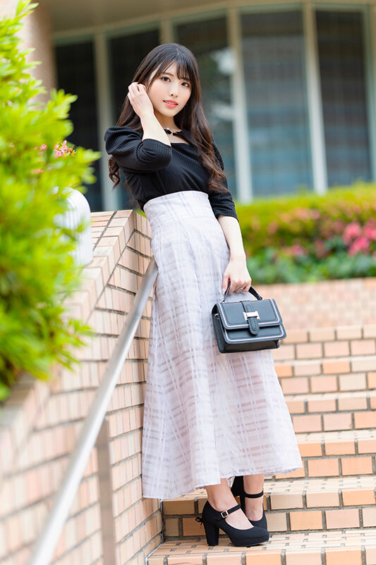 ＜素人＞ 【アイドルフェイス痴女奥さま】童貞大好き変態人妻ちゃん（28...