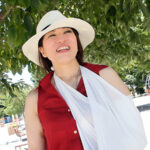 ＜素人＞ 腕を骨折してるのにAV出演！？少し位の怪我ならエッチしたら治る！？セックスがしたくてたまらない淫乱熟女の濃厚SEX 『FANZA』