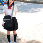 ＜素人＞ 近所で見つけた女子校生Kちゃんと失神キメセク遊び【素人投稿】 『FANZA』