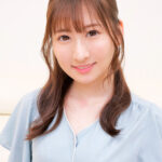 ＜素人＞ お尻のキレイな素人お姉さん！ パンティ越し素股してもらえませんか？ 恥ずかしいけど興奮しちゃって顔は真っ赤！パンティはベッチョリ！勝手にハミ出したチ〇ポがのめり込むくらいマ〇コをグリグリ！じゅんさん 『FANZA』