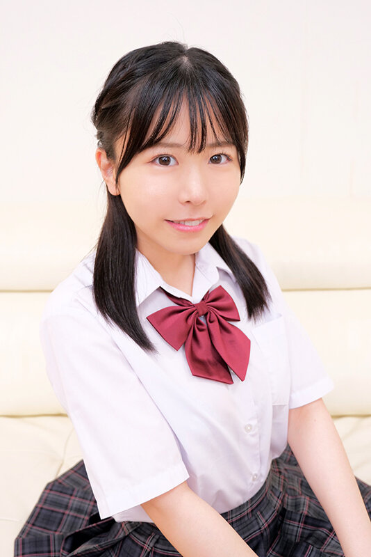 ＜素人＞ 素人女子校生ガチナンパ！ 彼氏が出来たばかりのうぶっ娘が初イ...