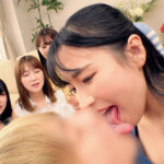 ＜素人＞ 仲良し6人組のママ友さんたち！童貞君と王様ゲームしてみませんか！？絶対旦那には秘密のHなゲームに年甲斐もなく大興奮！旦那とご無沙汰な欲求不満妻を独り占めでハメまくり！中出しし放題！人生最初で最高のハーレム筆下ろし大乱交！in板橋区●●幼稚園のママさんたち 『FANZA』