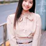 ＜素人＞ マジメな国立大に通うカワイイ女子大生がエロ恥ずかしい素股焦らされ体験！パンティ布越しにデカチン先っぽ3cm挿入！！敏感なおま○この入り口だけをグリグリされて奥まで挿れて欲しくなっちゃってスケベ汁溢れるワレメにヌルっと生挿入！膣奥直撃生ハメ激ピストン！！キュ… 『FANZA』