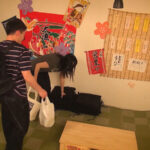 ＜素人＞ ニンゲン観察 閉店後のバイト先の居酒屋で陽キャビッチ女子に童貞を奪われてしまったシャイボーイ。 『FANZA』