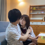 ＜素人＞ 「ちゃんと勉強するからエッチなことも教えて…だって先生のことが好きなんだもん」マジメな女子○生が家庭教師を誘惑する…イケないことだと理解しつつも我慢しきれずエッチすると「ダメダメっ抜いちゃヤダぁ～」膣奥までカニばさみロックで何度も中出し強要する3 『FANZA』