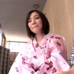 ＜素人＞ 温泉宿で一人暇そうな奥様をナンパ！旦那のいない隙に他人棒でイキ果てる不貞妻！ 『FANZA』