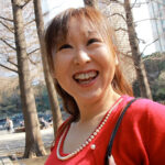 ＜素人＞ とにかく明るい笑顔の介護士さん！彼氏の要求はなんでも聞いてしまう優し過ぎるエロビッチ熟女は豊満ボディを嬲られ快楽の沼へと嵌っていく… 『FANZA』