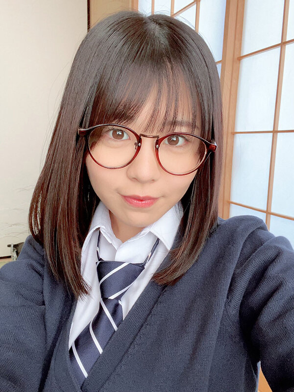 ＜素人＞ メガネっ娘の「こなっちゃん」学校では優等生だけど…。「乳首と...