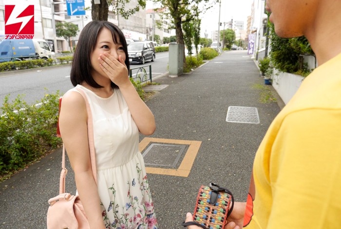 ＜素人＞ 「そこの巨乳お嬢さん！童貞くんの射精のお手伝いをしてくれませ...