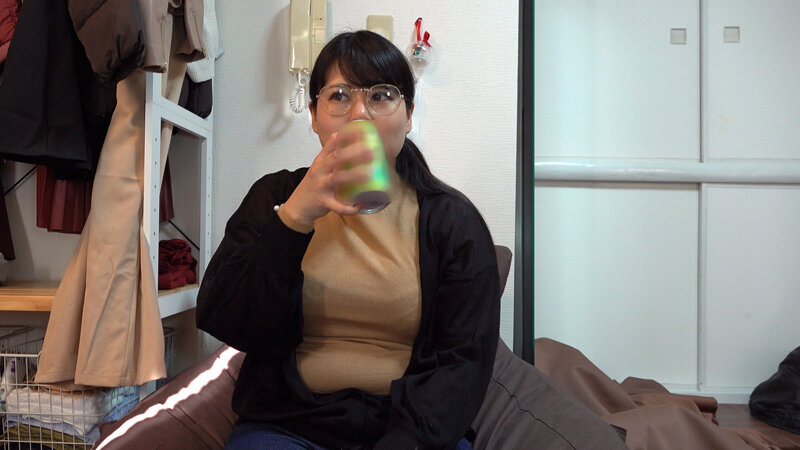 ＜素人＞ 豊満Hカップ歯科受付のおねえさん ぽちゃ肉ご奉仕 ムッチムチ...