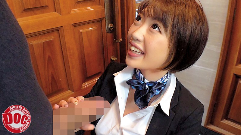 ＜素人＞ フライト帰りのCAはチ○ポが欲しくてたまらない！！現役キャビ...