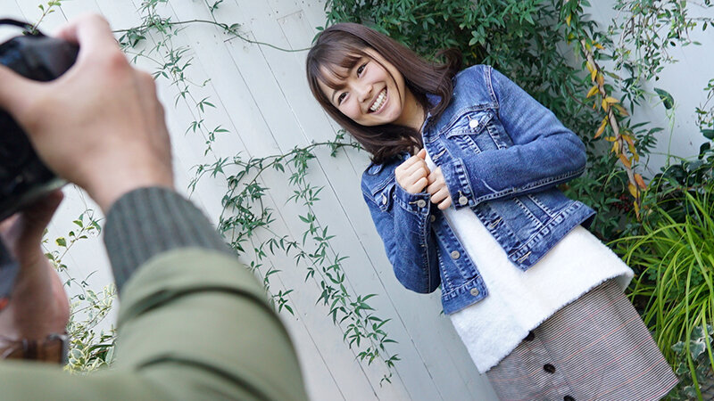 ＜素人＞ メチャ明るい女子大生をモデルに誘って生ハメ中出し 『FANZ...