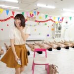 ＜素人＞ 一般男女モニタリングAV またがり腰振りヌキまくり！！素人女子大生がズラ～ッと横に並んだチ○ポ10本を生ハメ騎乗位で連続即ヌキに大挑戦！フル勃起チ○ポを騎乗位で次から次へと射精させザーメンで溢れるほどに満たされたオマ○コは絶頂が止まらない！！4人合計中出し40… 『FANZA』