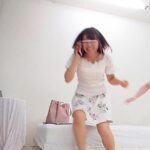 ＜素人＞ 一般男女モニタリングAV 素人女子大生の友情数珠つなぎ企画 友達を30分以内に電話で呼び出し‘身代わり’にして密室から脱出せよ！制限時間を過ぎたら女子大生にデカチン即ハメ！イってもやめない激ピストンで友達が来るまで生中出しは終わらない 『FANZA』