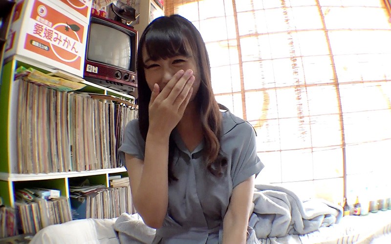 ＜素人＞ 最近知り合った近所の奥さんは山●美月似の聖母の様だった 人妻...