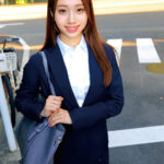 ＜素人＞ 忙しい外回り業務で湿った黒パンスト美脚OLが「賞金100万円！！固定ディルドピストンゲーム！！」少しずつサイズが大きくなっていくクソエロ障害物レースお漏らし爆イキアクメ！制限時間内にゴールできなかったら即デカチン生刺し中出し罰ゲーム！ 『FANZA』