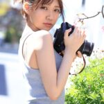 ＜素人＞ SNSフォロワー13万人！ アカウント名はちょっと言えませんが超大御所芸能カメラマンのアシスタントもやっている美少女インフルエンサー超敏感で中イキ痙攣AVデビュー！！ 『FANZA』