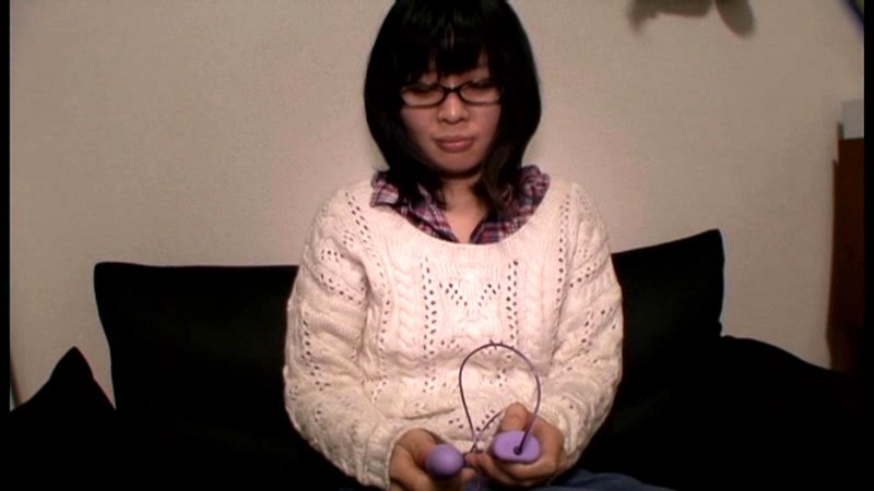 ＜素人＞ ウブでメガネなオタクっ娘 みほ 『FANZA』