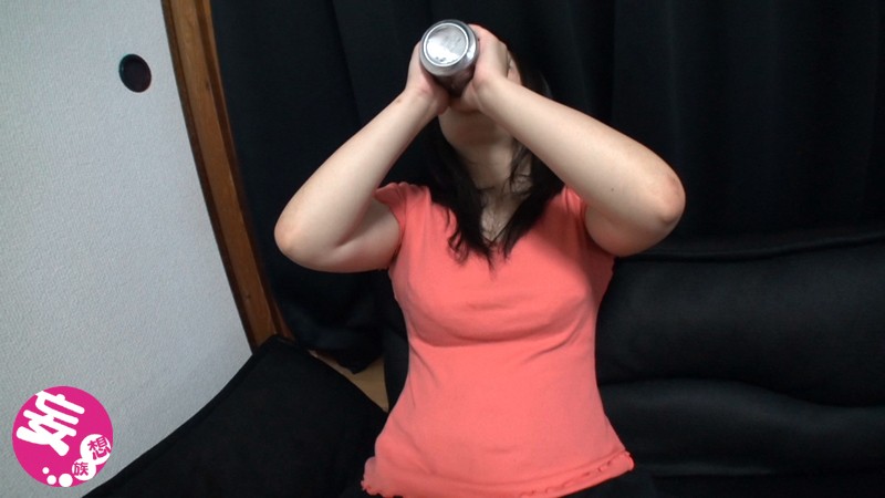 ＜素人＞ ちょっとレズ入ってるアニオタ娘（巨乳）がAV出演！「男より女...