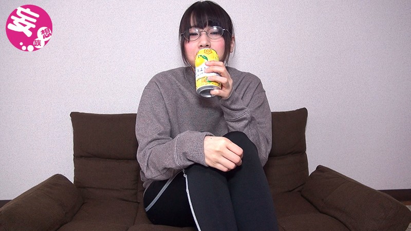 ＜素人＞ こじらせオタ女子がAV現場に来てくれたよ！で…バキバキ巨根に...