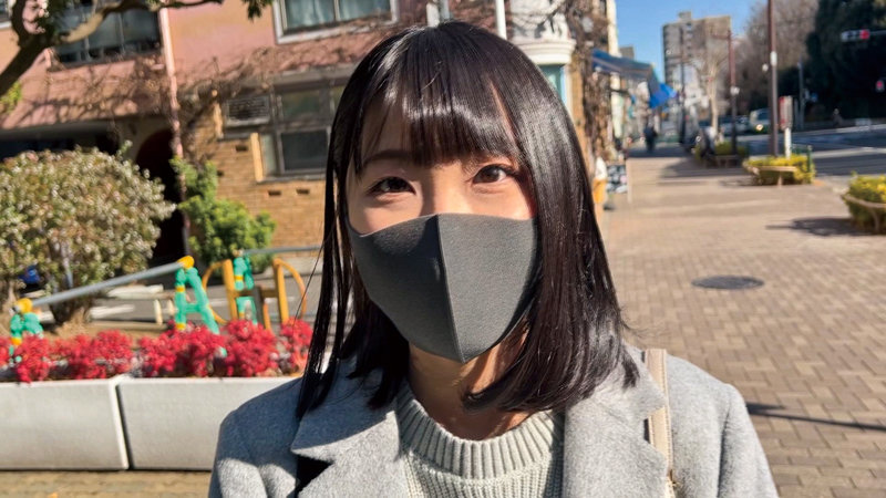 ＜素人＞ とにかく押しに弱い小鹿系天使デリ姫と大特価ズコバコ自宅イチャ...