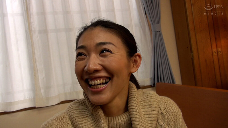 ＜素人＞ 今まで浮気はなしの真面目奥さんが初めてのAV出演で弾ける浮気...