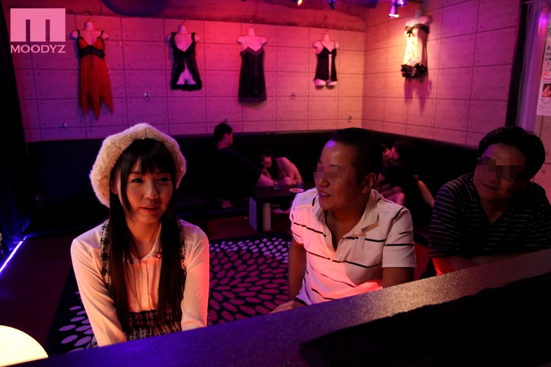 ＜素人＞ つぼみが素人乱交サークルに潜入してSEXしちゃった！ 『FA...