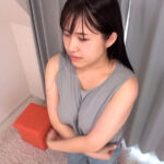 ＜素人＞ 服をまくったら「ぶるんっ」って飛び出るおっぱい または「すん…」って飛び出るちっぱい 『FANZA』