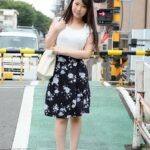 ＜素人＞ 素人妻が一般大学生の自宅にコンドーム1つ渡され一泊 一度のゴム姦では満足できず宿泊中2度もガチ中出しを許してしまう騎乗位で嬉ションを撒き散らす巨尻妻 ゆみさん29歳 『FANZA』