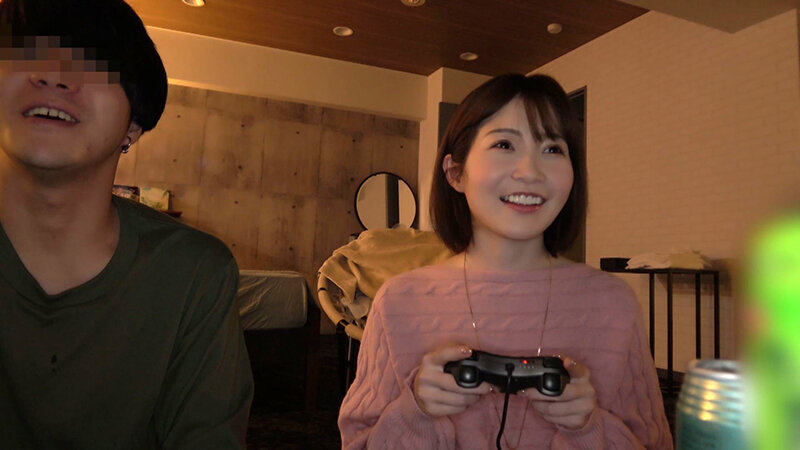 ＜素人＞ 幼馴染と相部屋で甘酸っぱ～いほろ酔いSEX！！終電逃して泊ま...