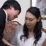 ＜素人＞ 「奥さん、香ばしい匂いがしますね？」欲求不満臭プンプンの熟女集めました！vol.1 『FANZA』