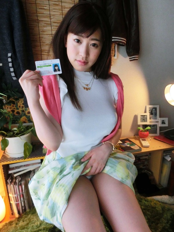 ＜素人＞ 初撮り学生の妊娠マ○コ精液漬けデビュー 倉貫七海 『FANZ...