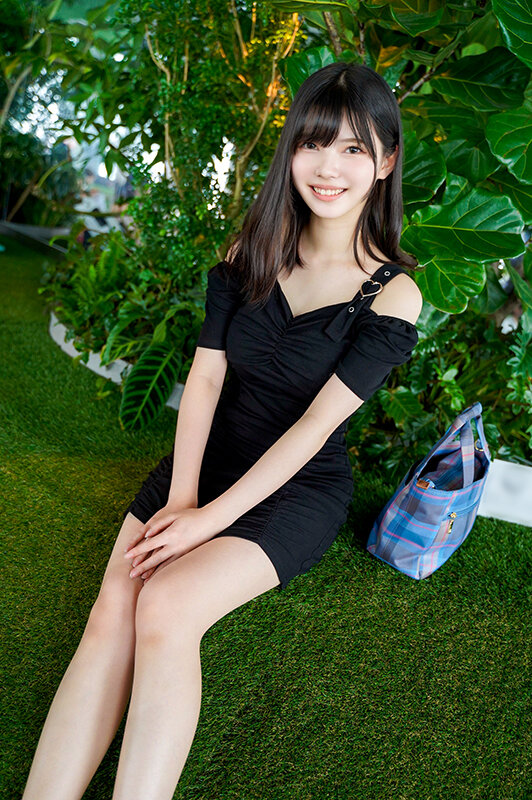 ＜素人＞ 素人JD【限定】りこちゃん22歳 富裕層が多く通う有名大手ク...