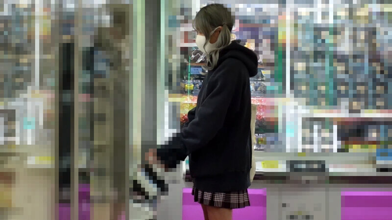 ＜素人＞ 痴●電車＃032 実はウブっ子！？制服JKギャル 『FANZ...