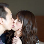 ＜素人＞ 少子化問題についてのアンケートとホテルに誘い込まれた綺麗な若妻さん。流れでカメラの前で不倫SEX…がまさかのAV流出！ 『FANZA』