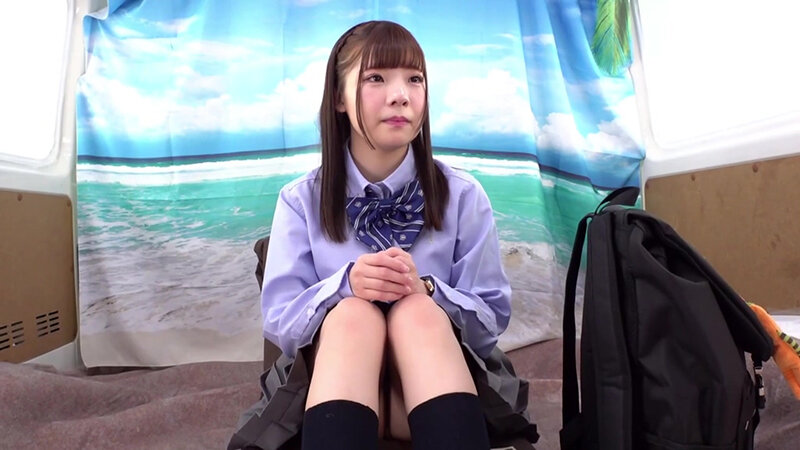 ＜素人＞ 街行く女子○校生が おま○こ丸出し拘束されたまま何度もイカさ...