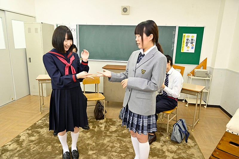 ＜素人＞ 制服女子○校生限定！学校対抗中出し野球拳！勝てば100万円！...